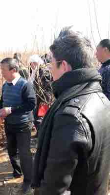 蒋佳明大师 在河南郑州现场为客户布局阴宅墓地风水 蒋佳明大师 在河南郑州现场为客户布局阴宅墓地风水